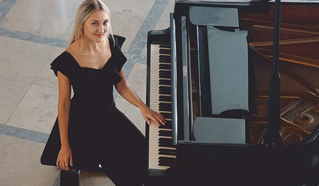 Kristina Legostaeva - Konzertpianistin